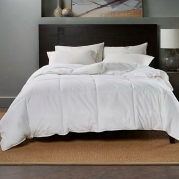 Nestwell Bedding Nestwell Light Warmth White Downking Comforter In